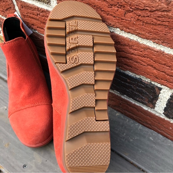 NWT SOREL Suede Orange Boots - Picture 8 of 12